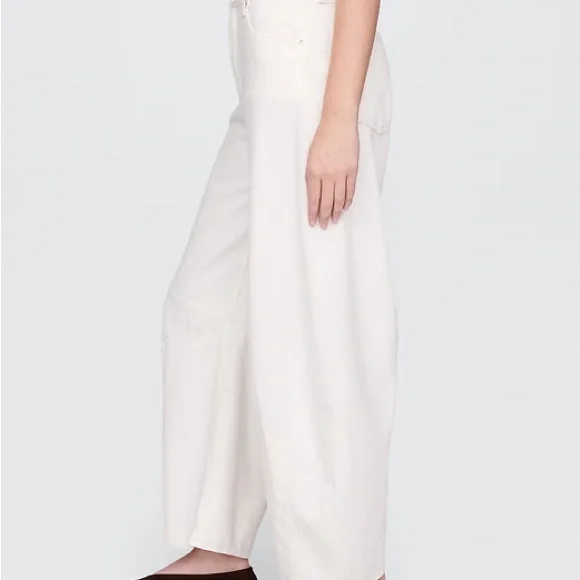 GAP High Waist Hourseshoe Soft White Jeans - Picture 5 of 6